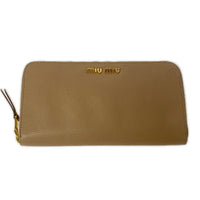 MiuMiu ラウンドジップ 財布
