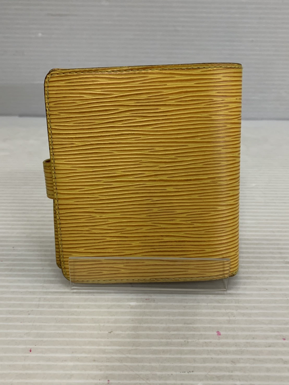 LV エピレザー ポルト・ビエ・コンパクト M63559