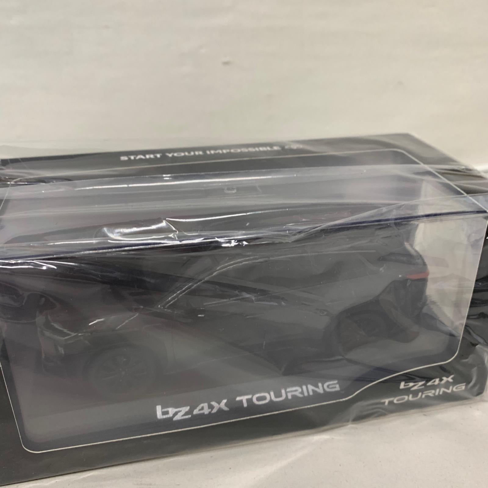 1/30 bz4x touring マグネタイトグレーメタリック カラーサンプル