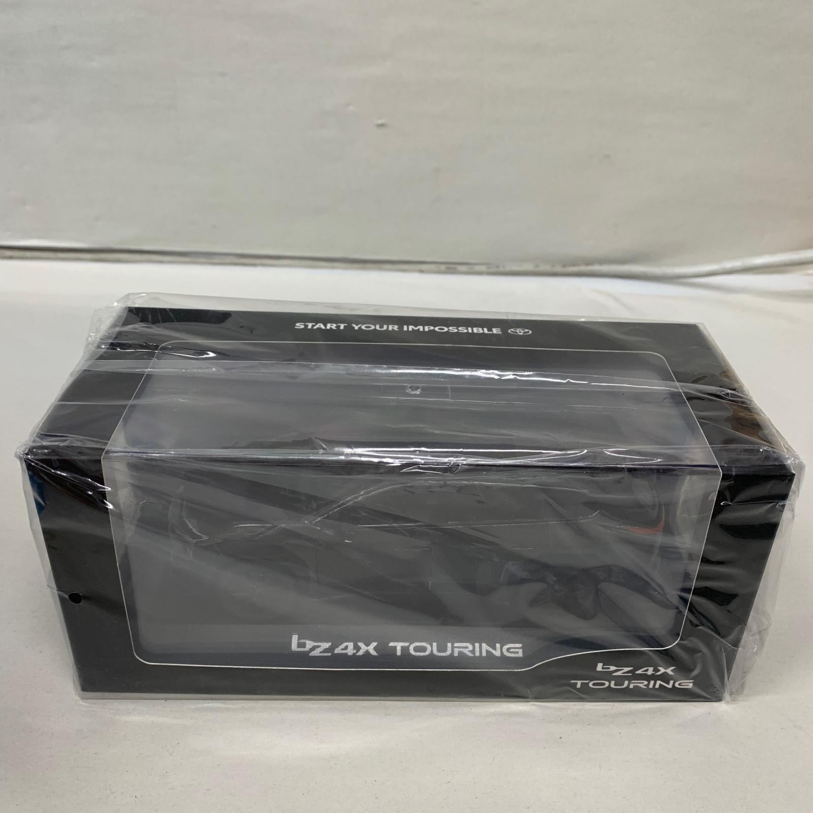 1/30 bz4x touring マグネタイトグレーメタリック カラーサンプル