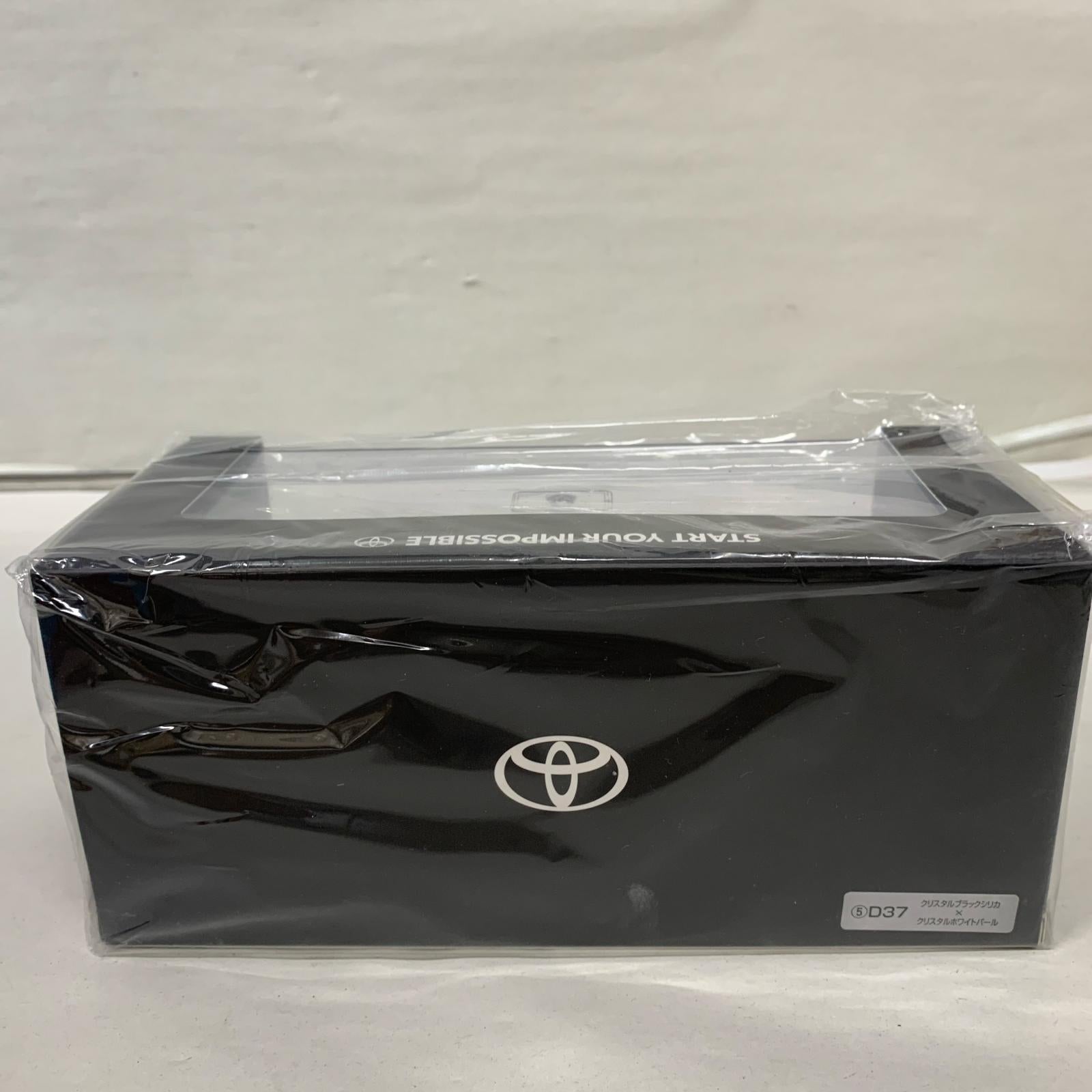 1/30 bz4x touring ブラックxホワイトパール カラーサンプル