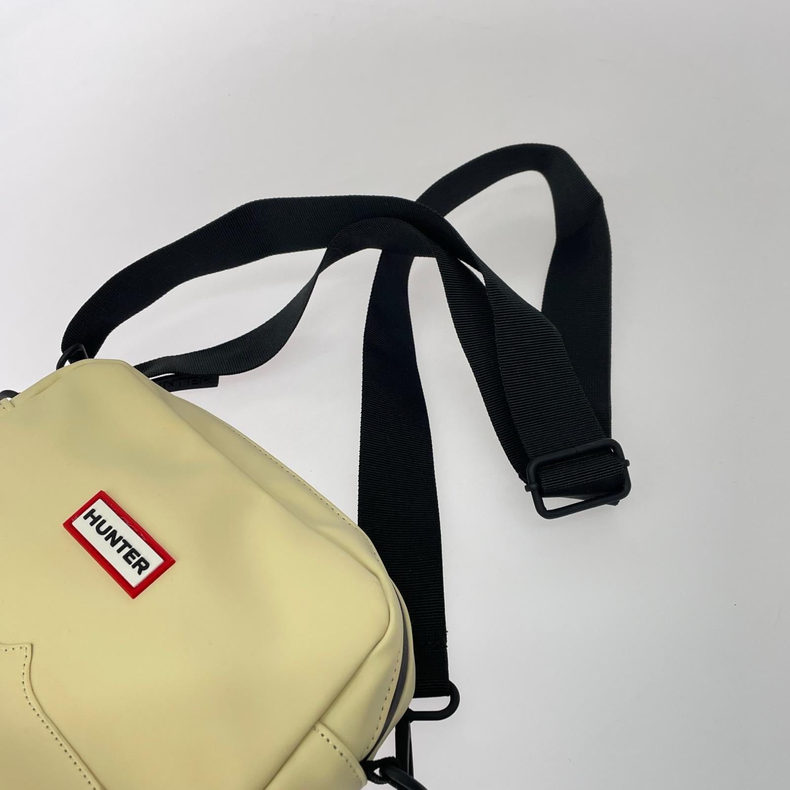 ショルダーバッグ VERNY CROSSBODY ベージュ
