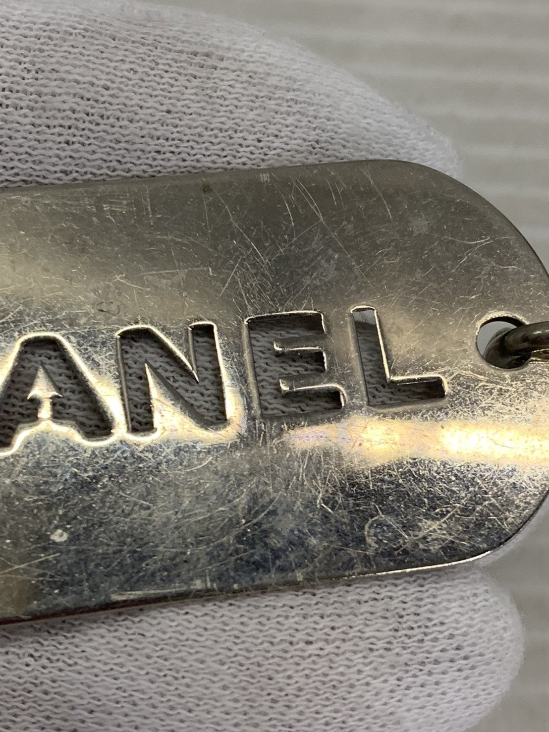 CHANEL ロゴプレートチャーム