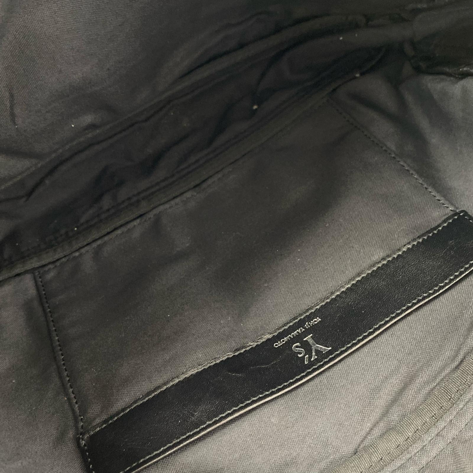 ボディバッグ レザー 黒 ブラック
