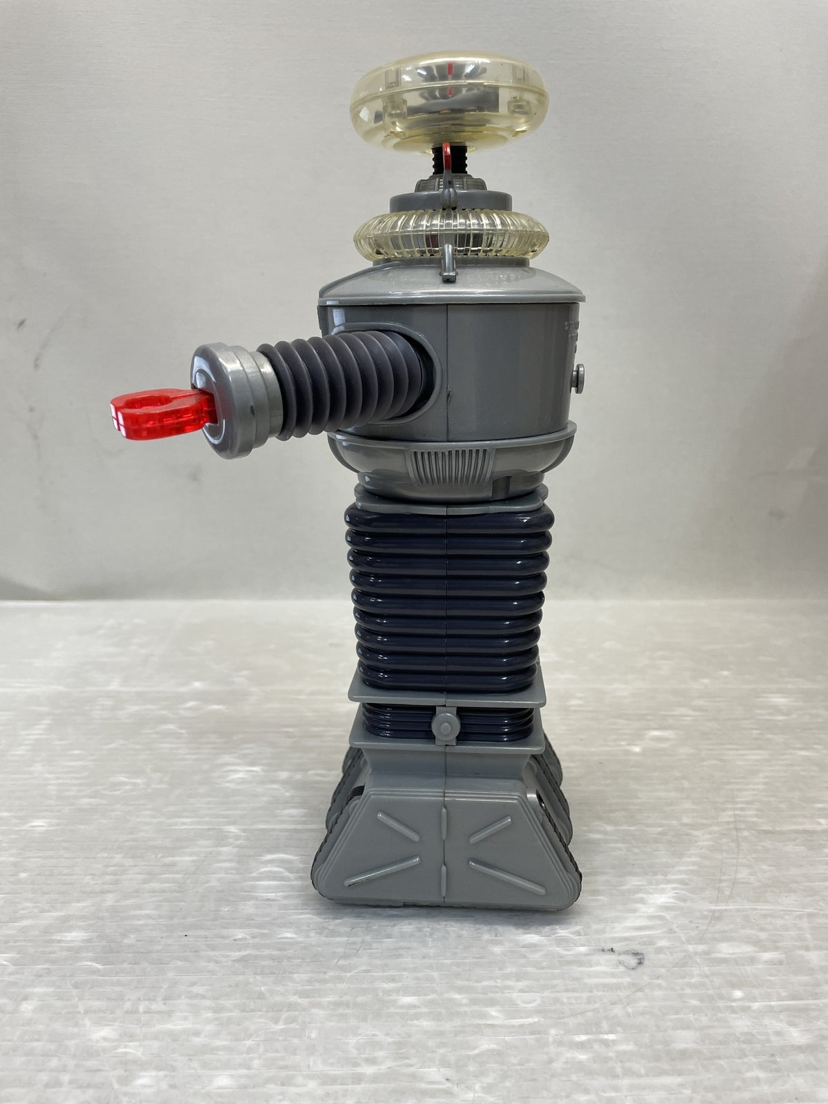 LOST IN SPACE ROBOT B-9 Classic Series フィギュア/グッズ