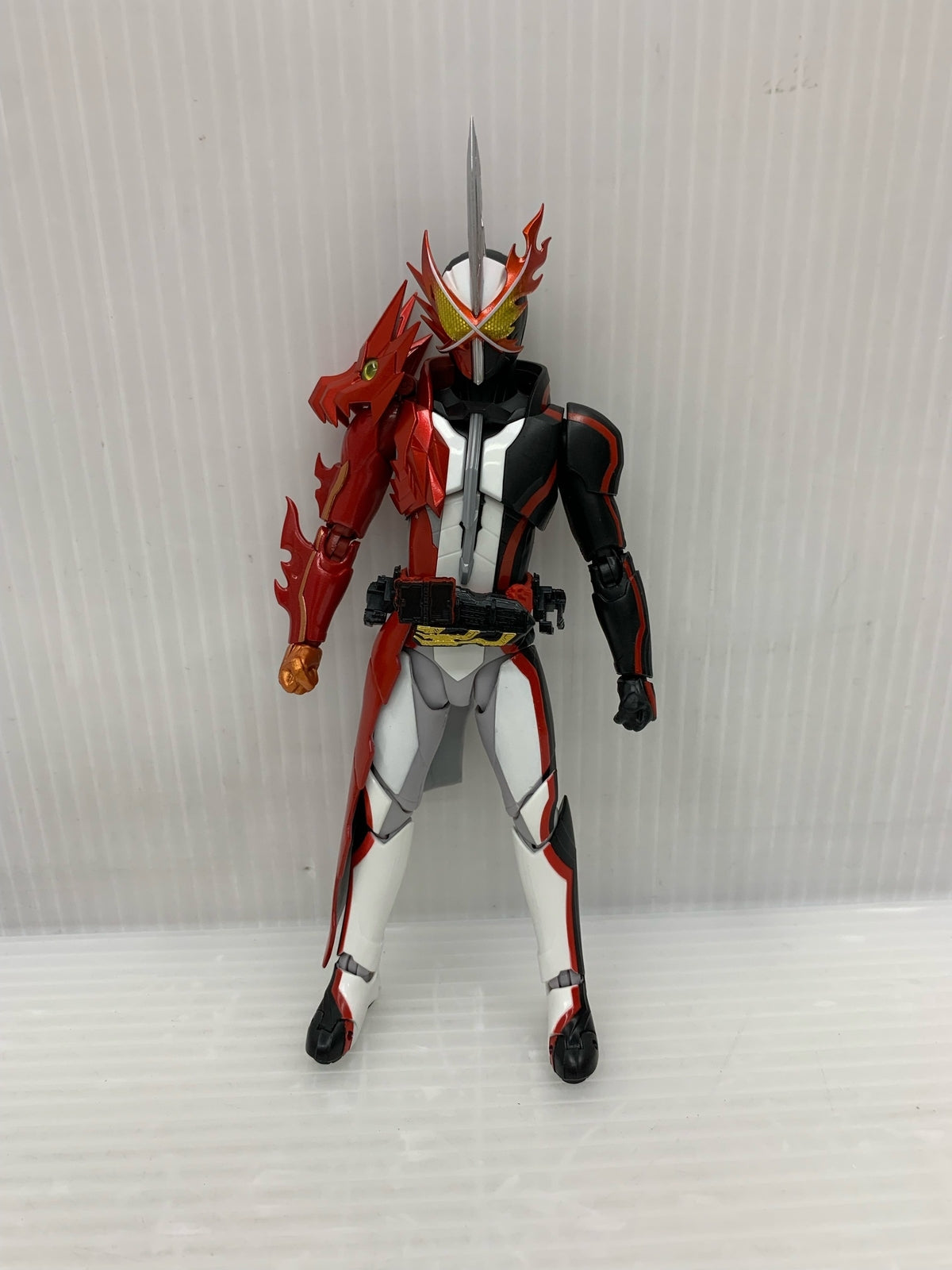 S.H.Figuarts 仮面ライダーセイバー ブレイブドラゴン フィギュア/グッズ
