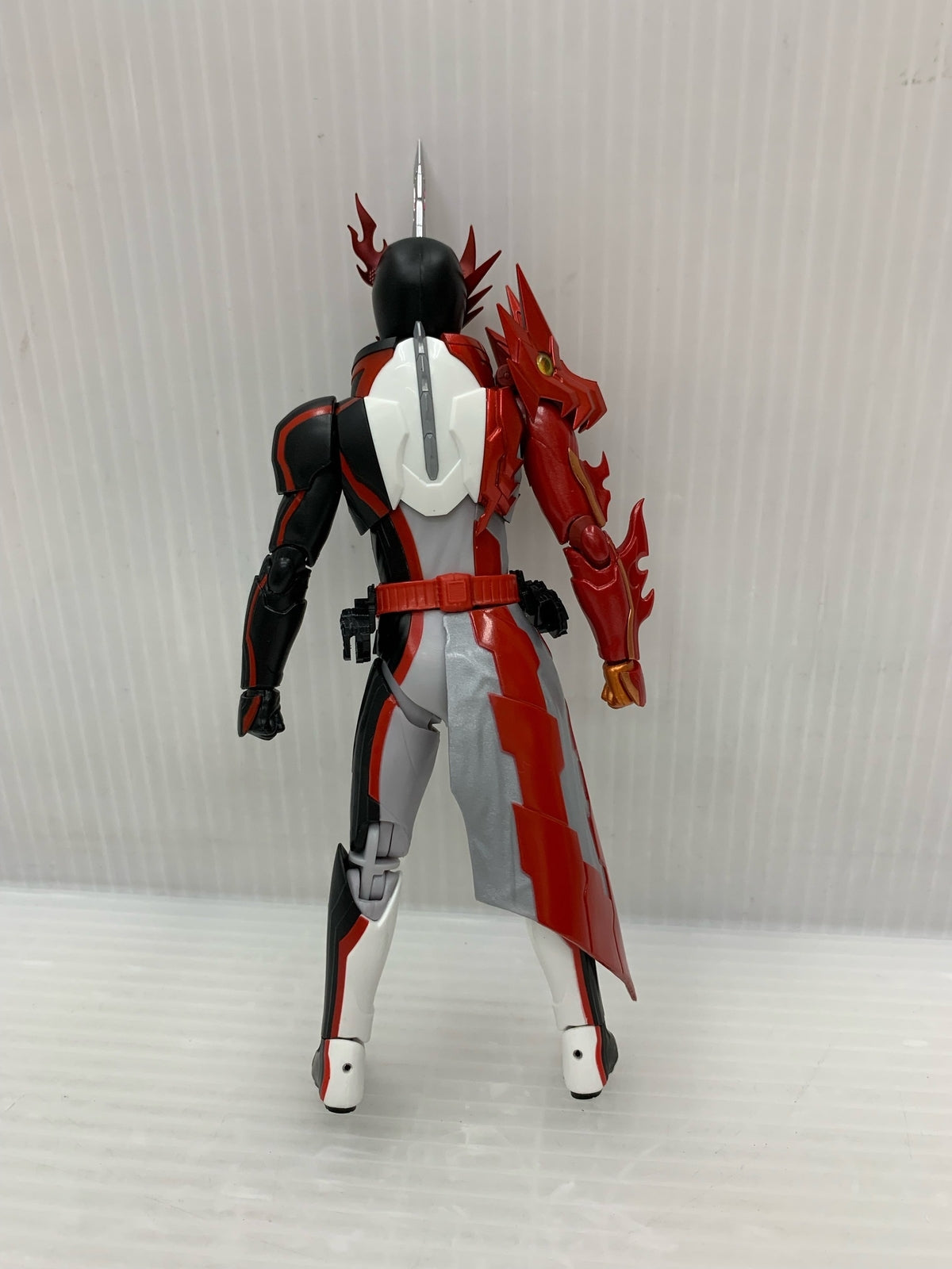 S.H.Figuarts 仮面ライダーセイバー ブレイブドラゴン フィギュア/グッズ