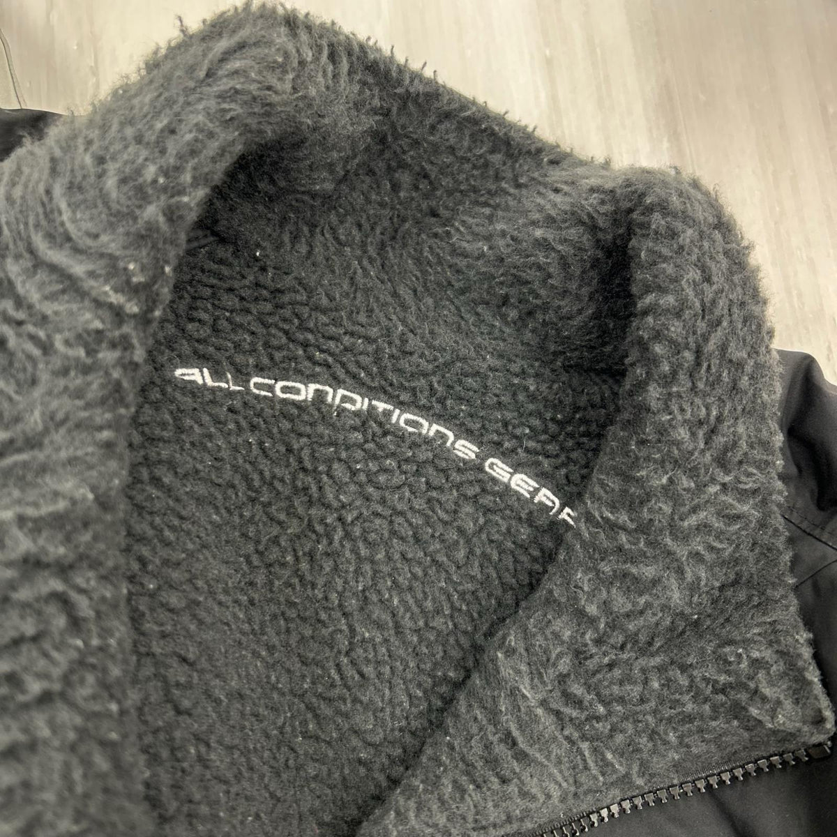 ブルゾン ACG ﾅｲﾛﾝﾌﾘｰｽ ﾎﾞﾝﾊﾞｰｼﾞｬｹｯﾄ 黒 (XL) ブラック