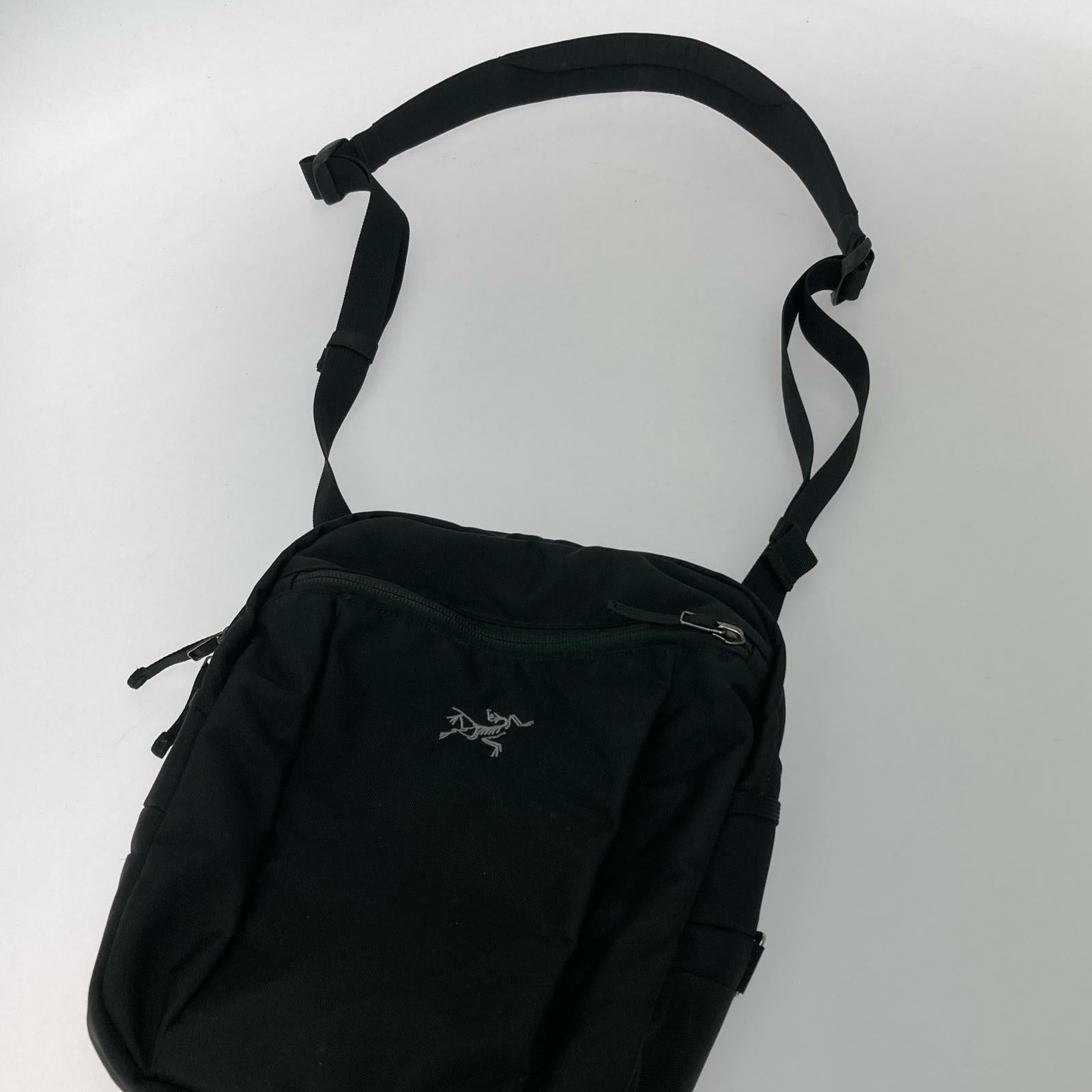 ショルダーバッグ Slingblade 4 BLACK BAG ブラック