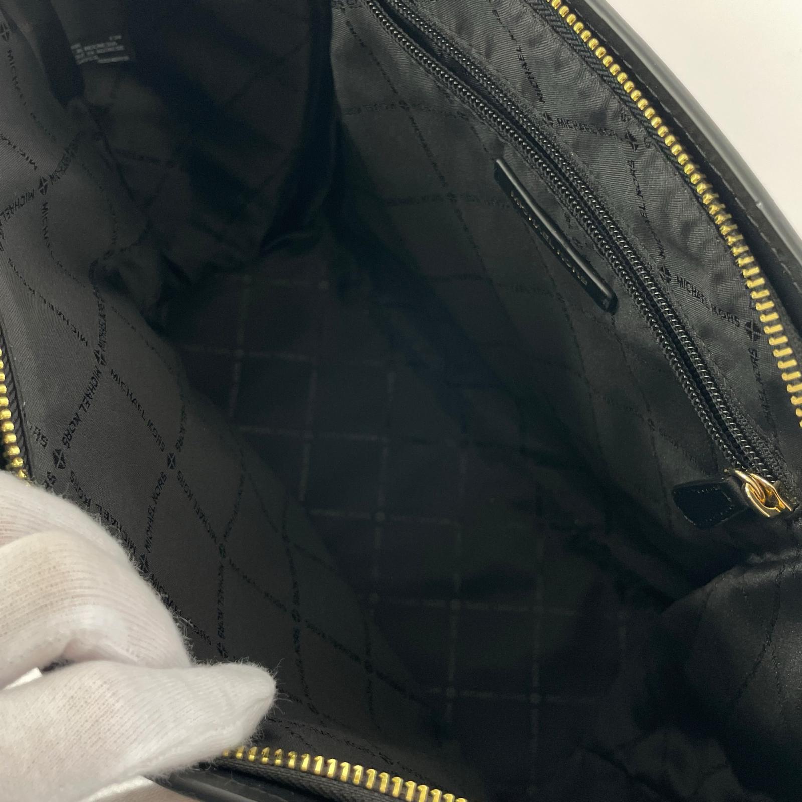 ショルダーバッグ WING TOP ZIP TOTE ブラック