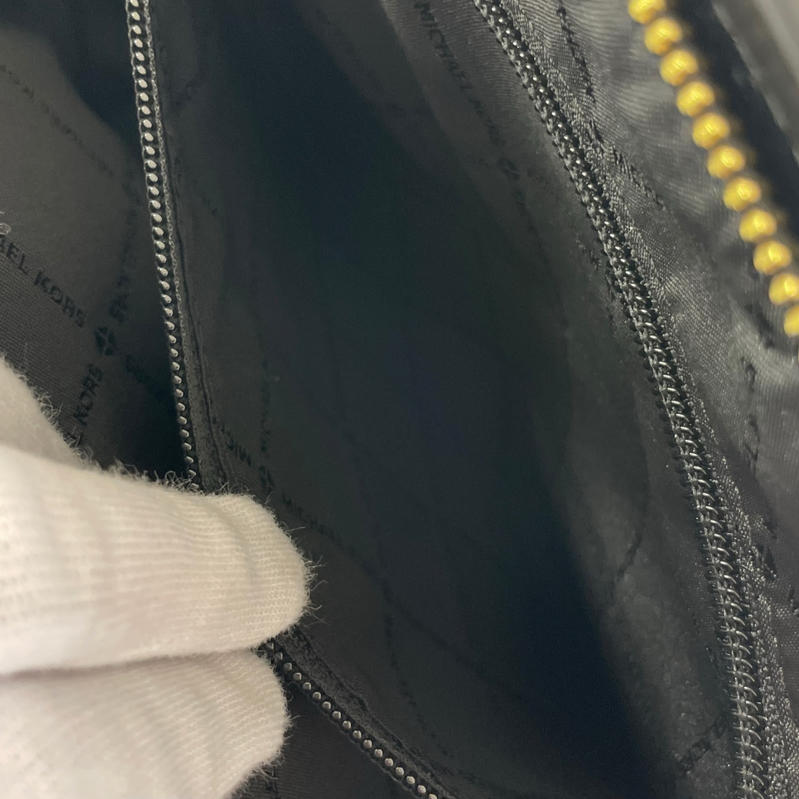 ショルダーバッグ WING TOP ZIP TOTE ブラック