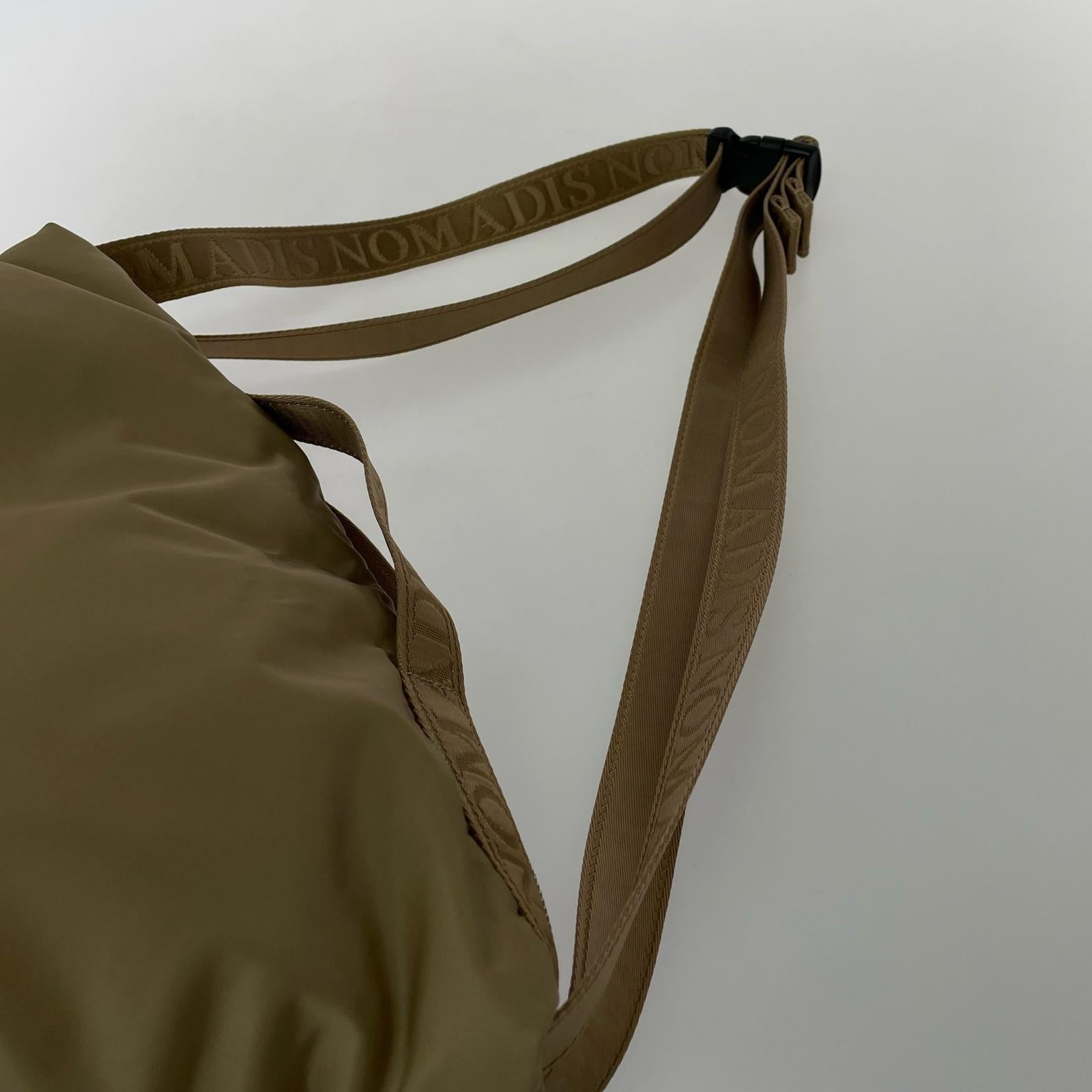 ショルダーバッグ NOMADIS バッグ ブラウン