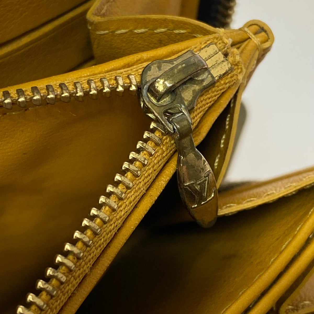 LV/デニムジッピーウォレット
