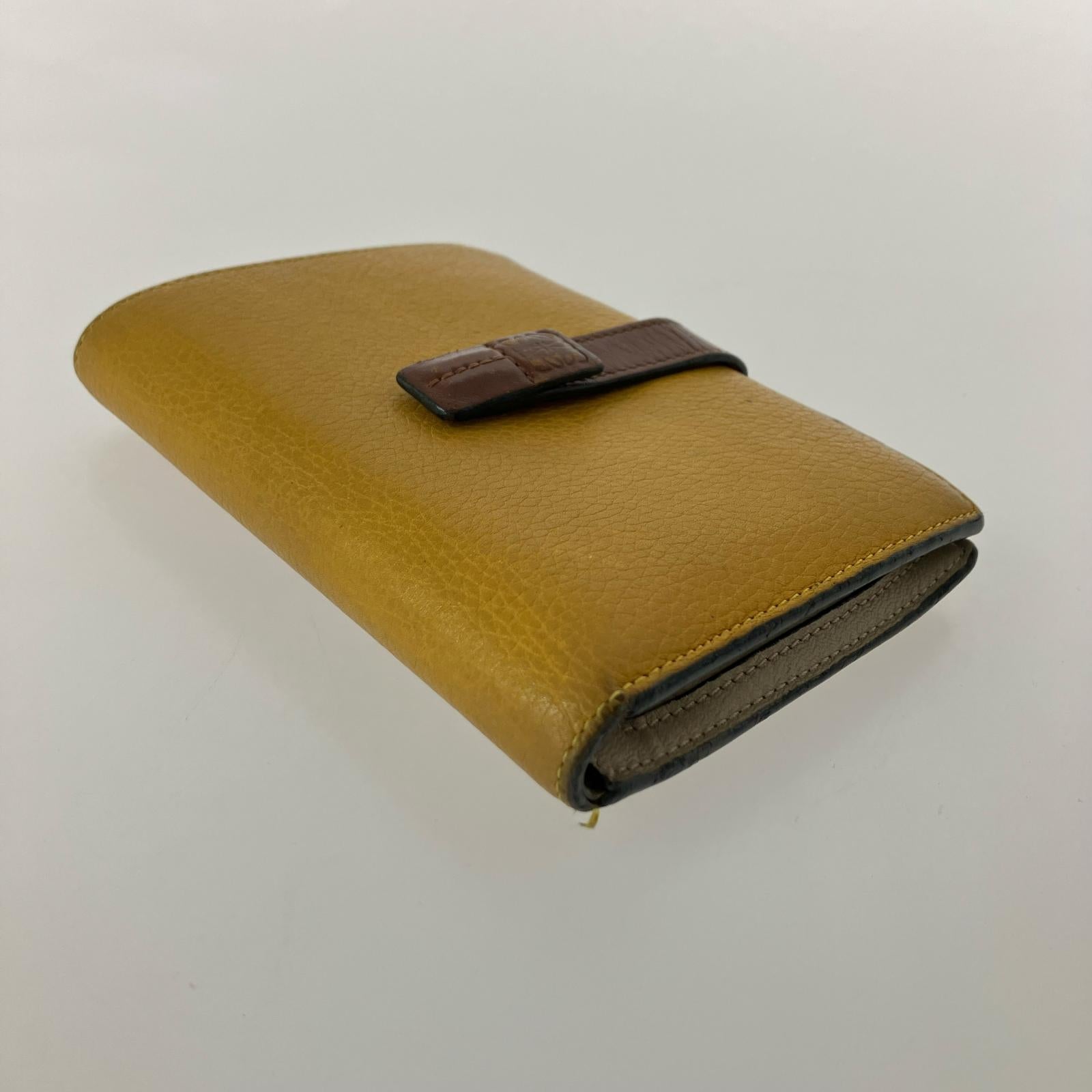LOEWE バーティカルウォレット スモール イエロー