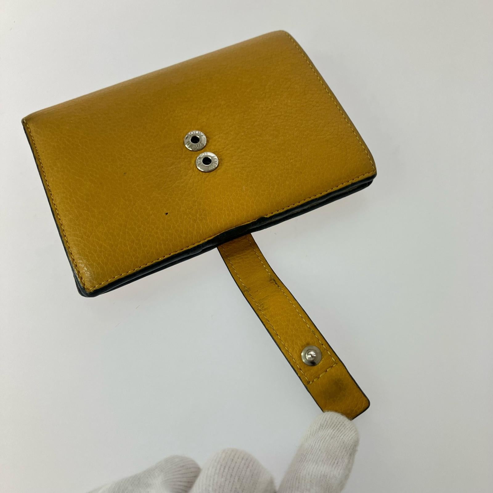 LOEWE バーティカルウォレット スモール イエロー