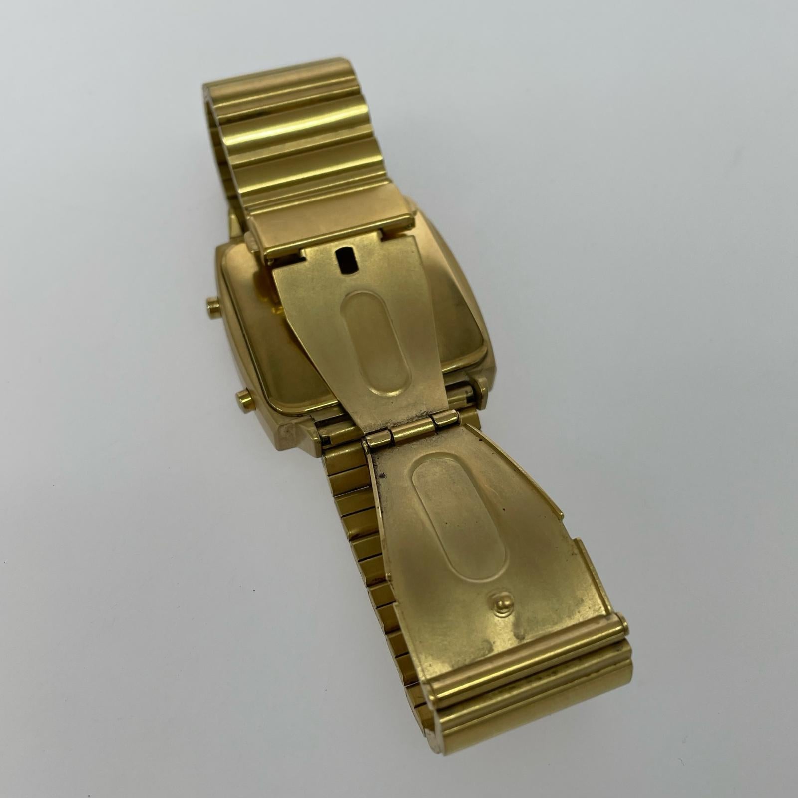 その他アクセサリー METRO MATRIX デジタル 腕時計 ゴールド