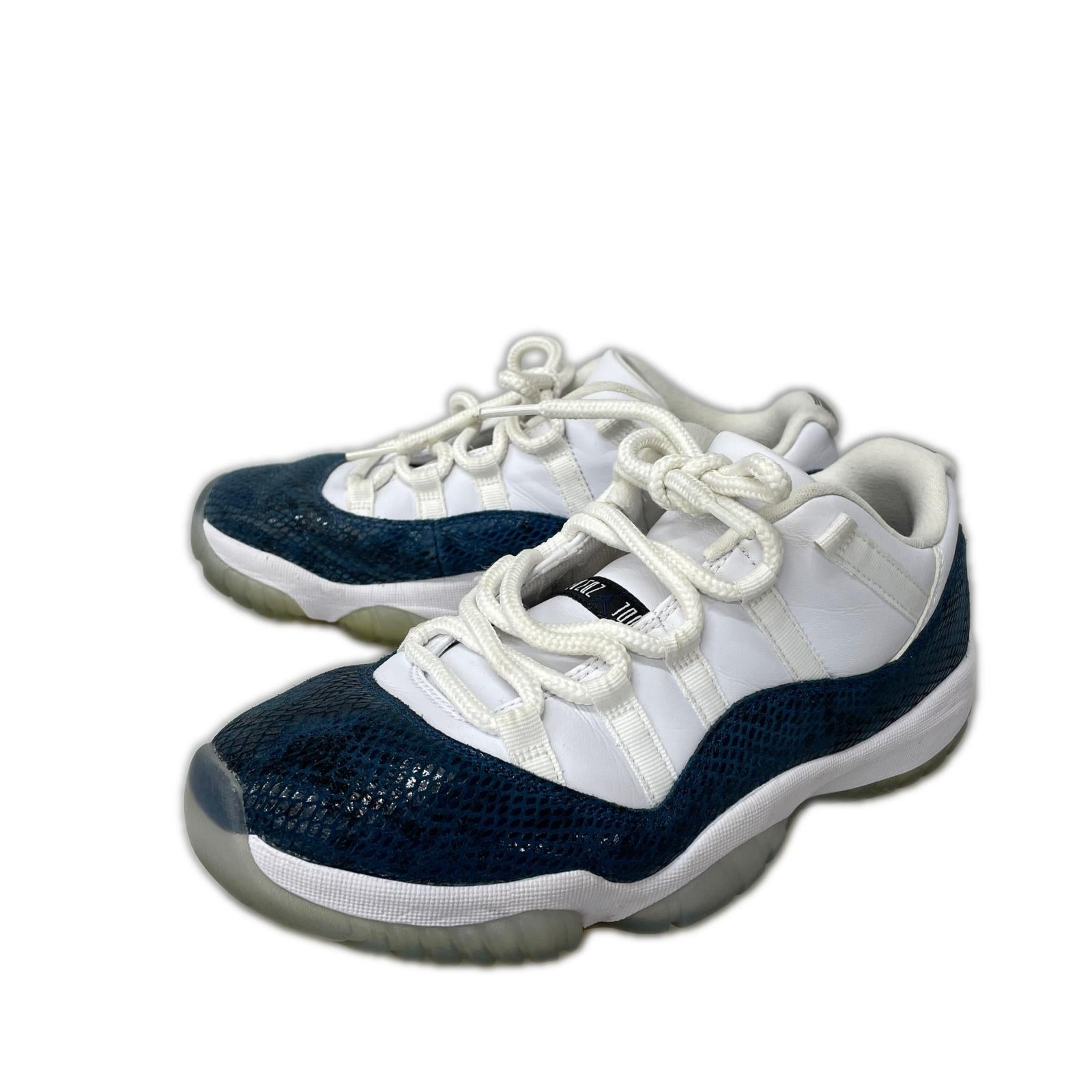 スニーカー LeBron 19 "WeAreFamily"