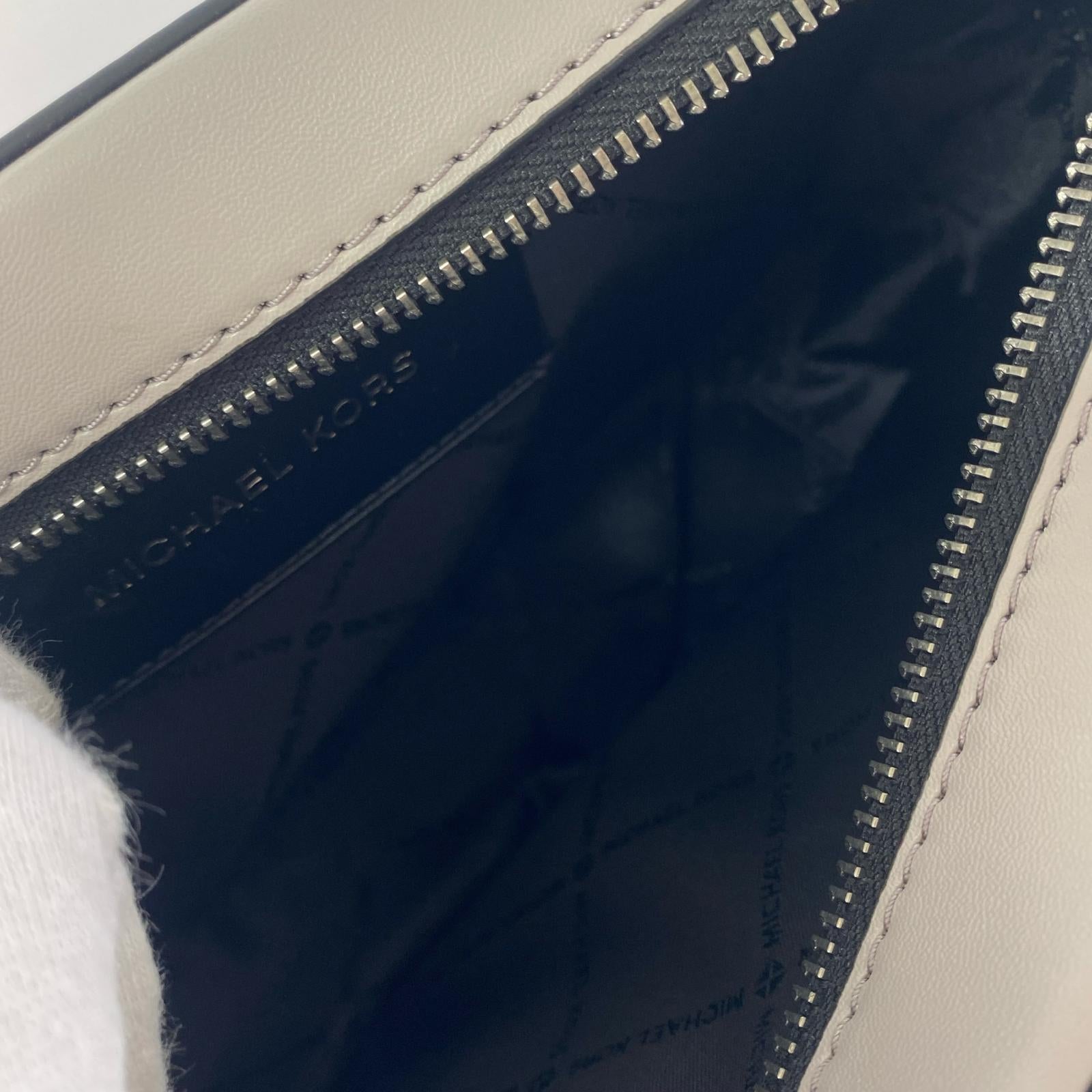 ショルダーバッグ カメラバッグ