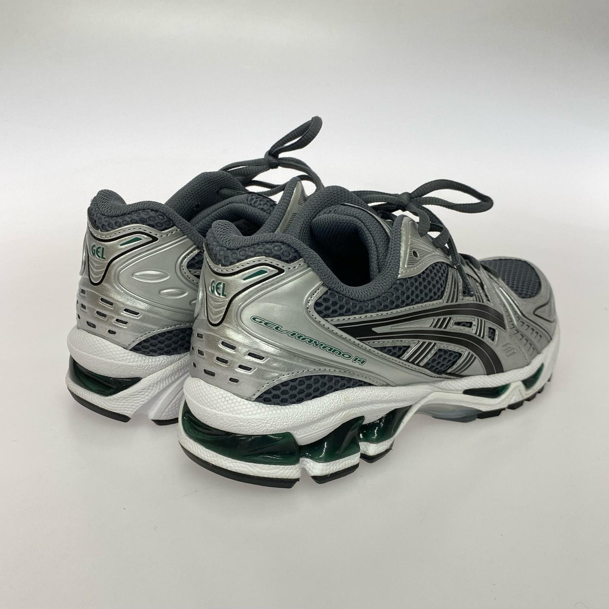 スニーカー 1203A537-020 ｸﾞﾚｰ (26.5)