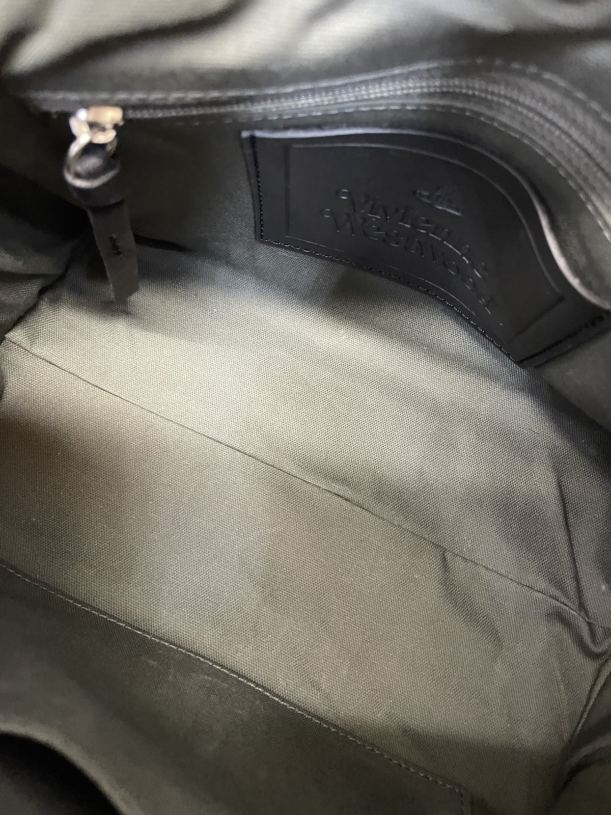 ショルダーバッグ Vivienne Westwood オーブ型押し ショルダーバッグ ブラウン