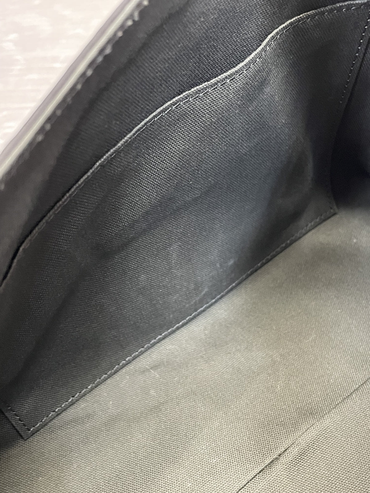 ショルダーバッグ Vivienne Westwood オーブ型押し ショルダーバッグ ブラウン