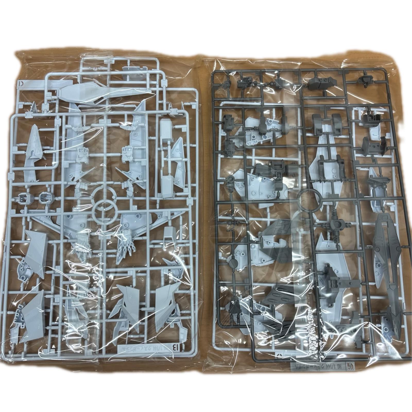 HGUC 1/144 Ξガンダム プラモデル　ガンダム バンダイ ガンプラ
