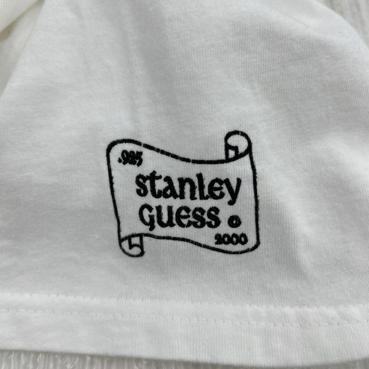 半袖Ｔシャツ STANLEY GUESS ﾌﾟﾘﾝﾄ TEE WHITE ホワイト