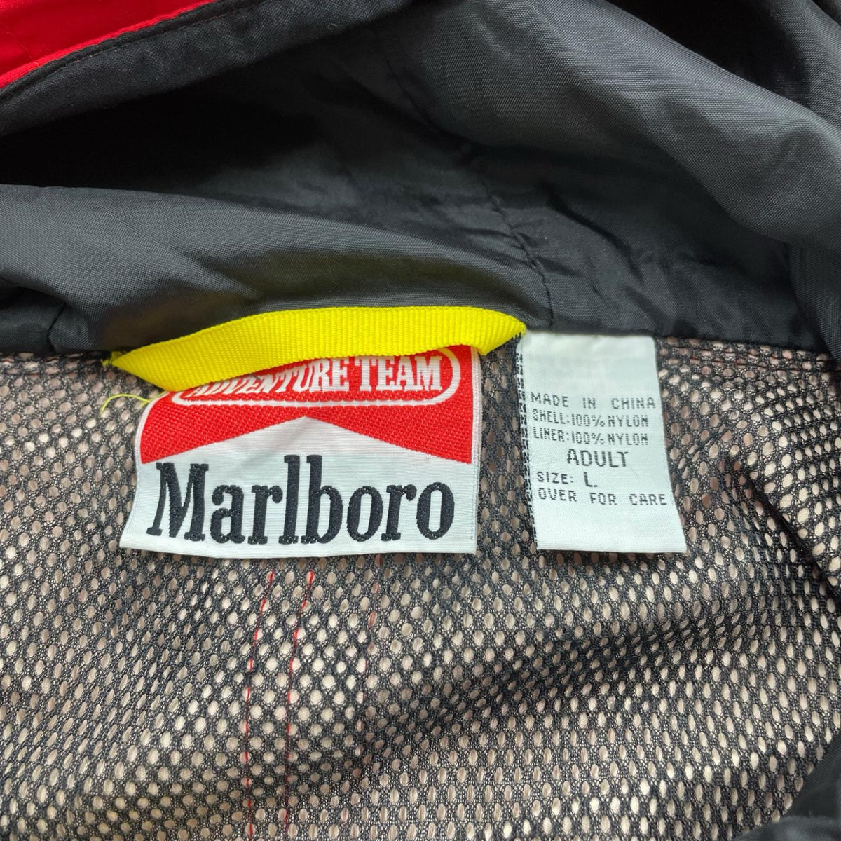 マウンテンパーカー MARLBORO ﾏｳﾝﾃﾝﾊﾟｰｶｰ 赤 (L) L レッド