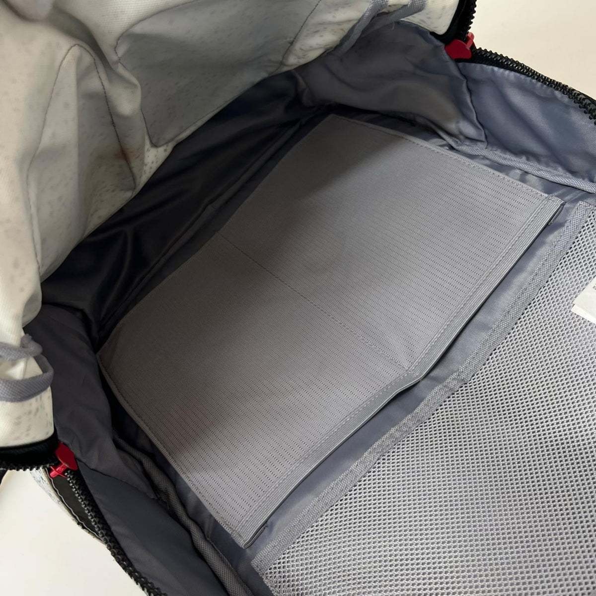 リュック・デイパック Jordan Hesi Backpack GRY グレー