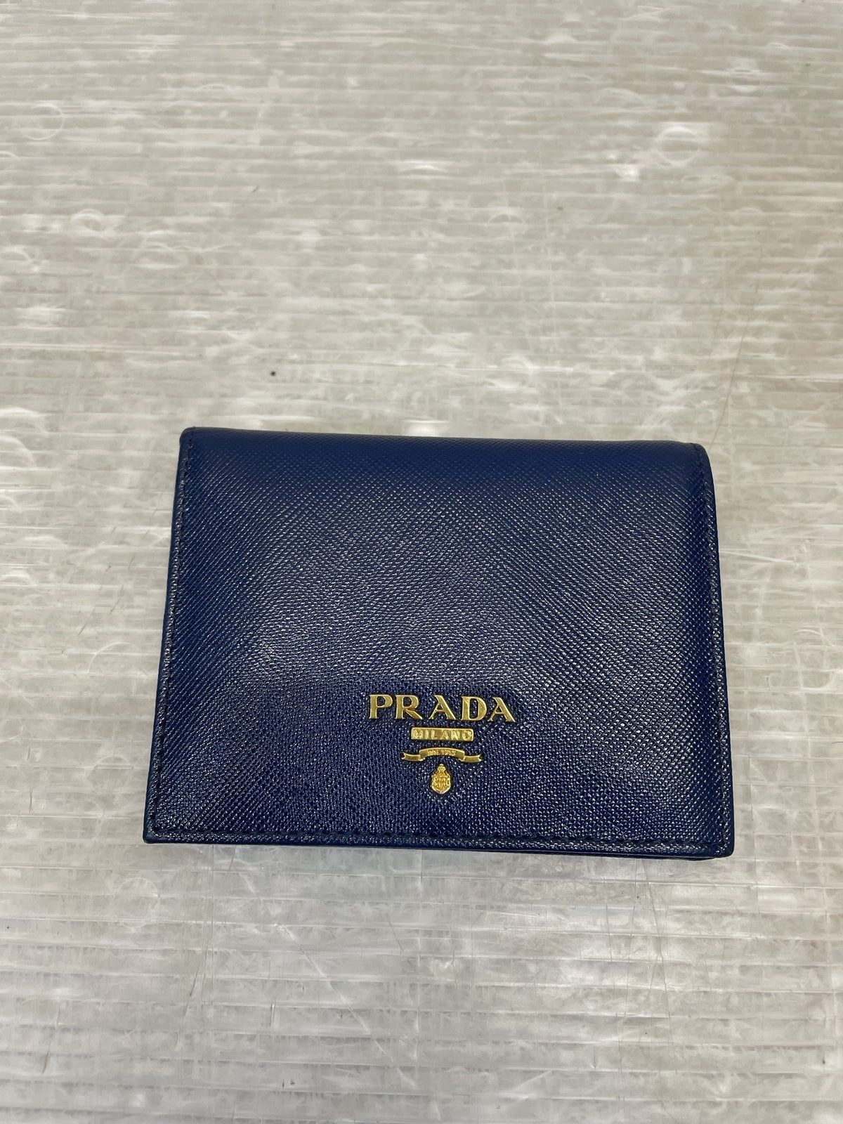 PRADA サフィアーノ レザー コンパクトウォレット ブルー