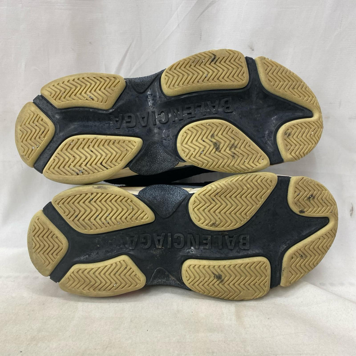 Triple S 520156 黒 (26.5) 26.5cm (US8 1/2 UK8 EU43)