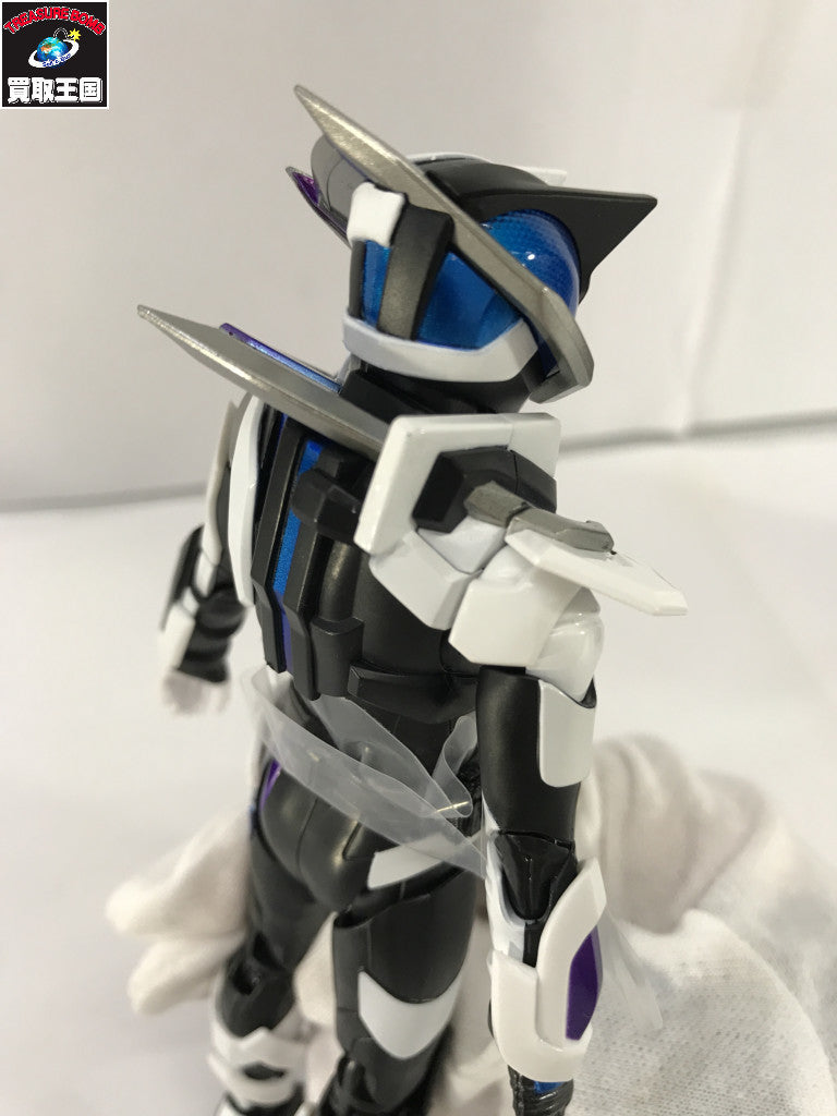 s.h.figuarts 仮面ライダージーン フィギュア/グッズ