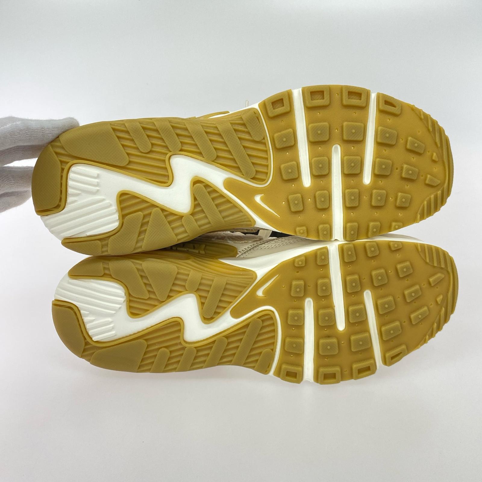 スニーカー WMNS Air Max Excee 26.5cm 26.5cm (US8 1/2 UK8 EU43) ホワイト