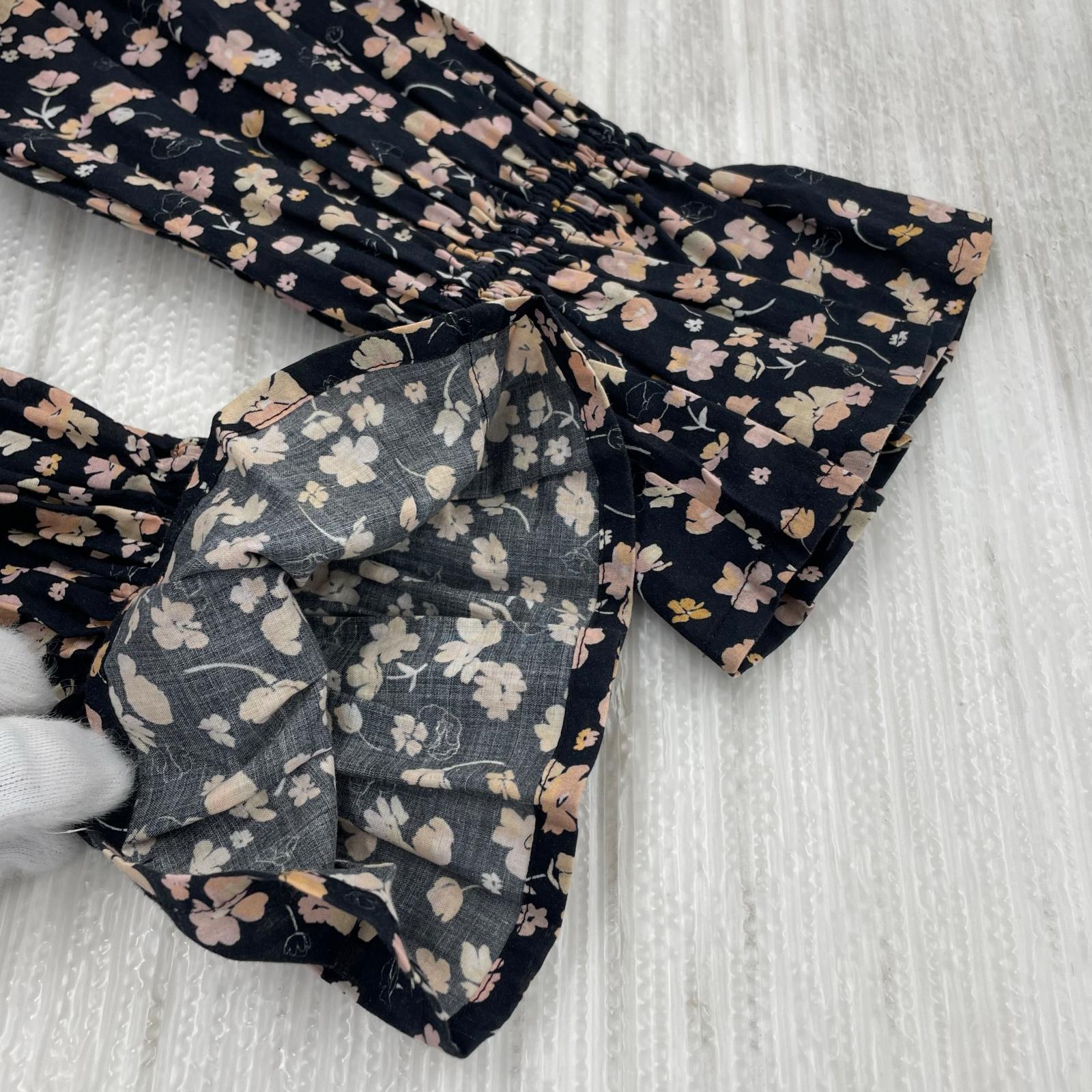 長袖Ｔシャツ MERLETTE 花柄ブラウス 黒 マルチカラー