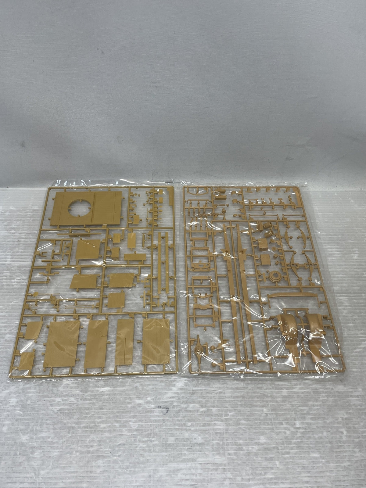 1/35 Blistein-Drehkran 3t auf Bussing ミリタリープラモ