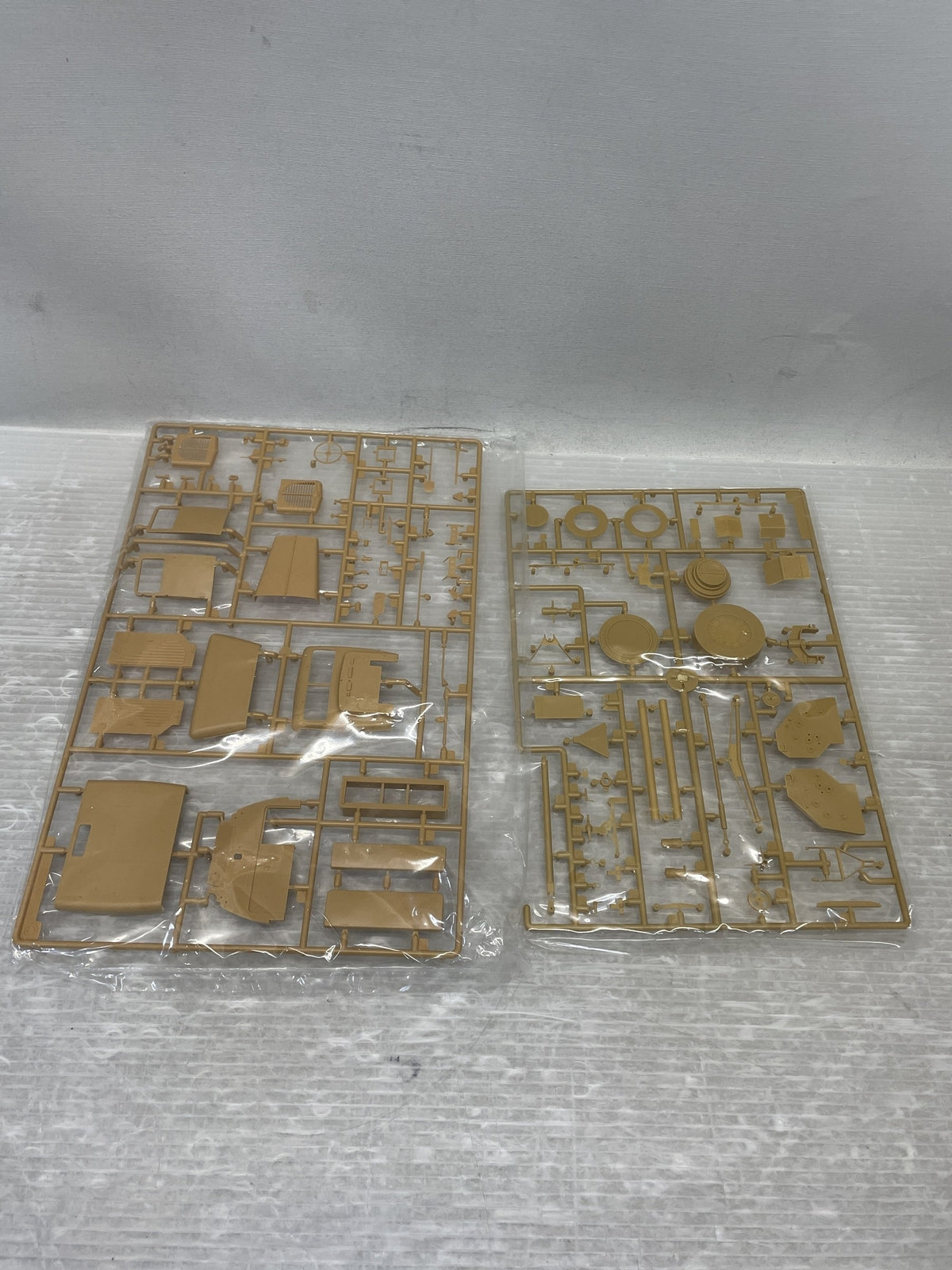 1/35 Blistein-Drehkran 3t auf Bussing ミリタリープラモ
