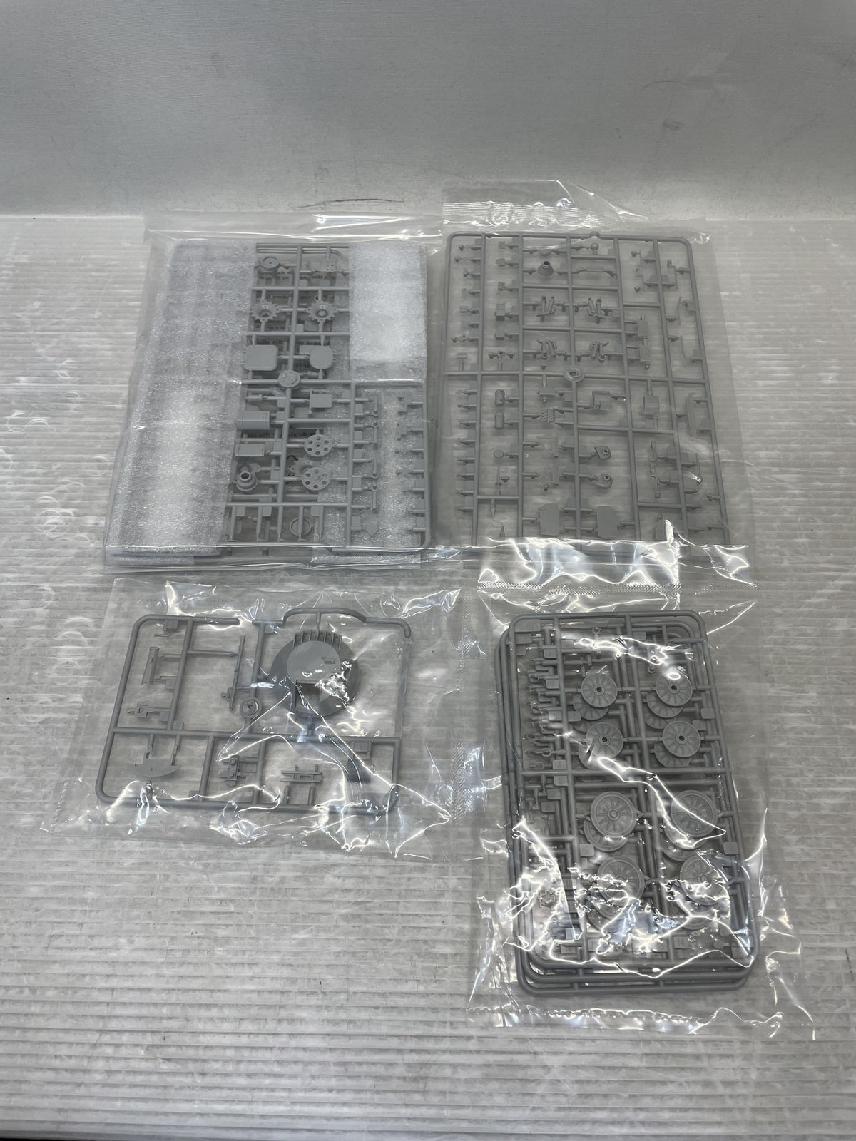 1/35 ソビエト軍 MT-LB `6MA` 戦闘兵員輸送車 ミリタリープラモ