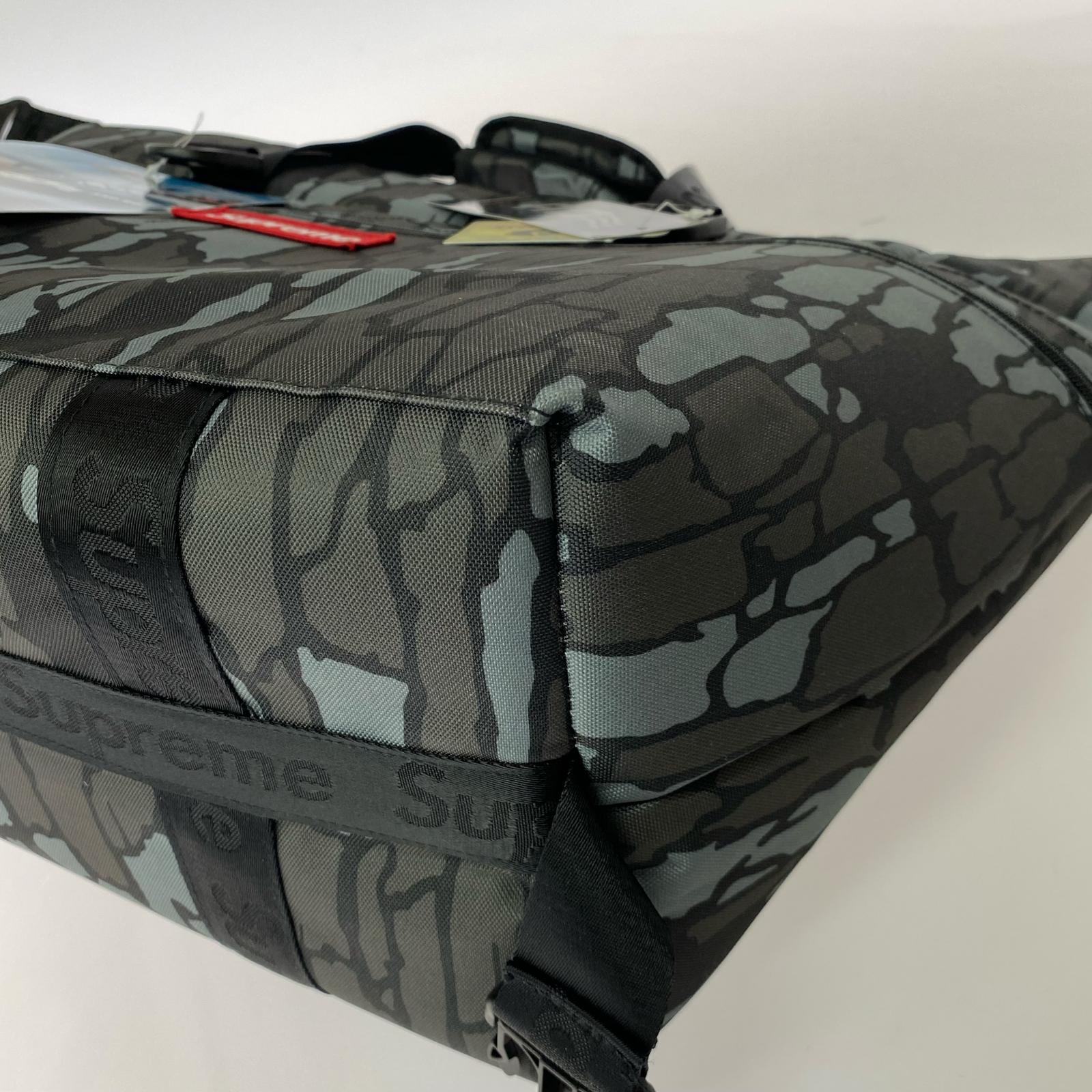 ショルダーバッグ Supreme AO 24-Pack Cooler Bag Trebark Camo