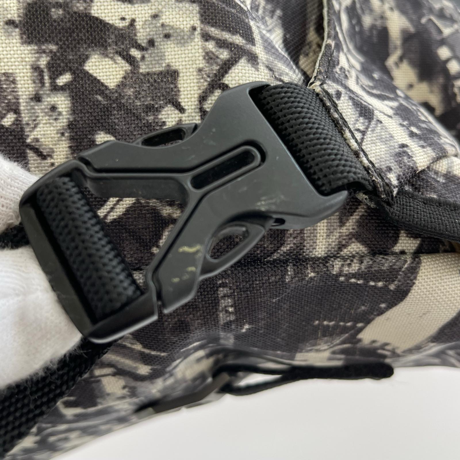 リュック・デイパック 白黒