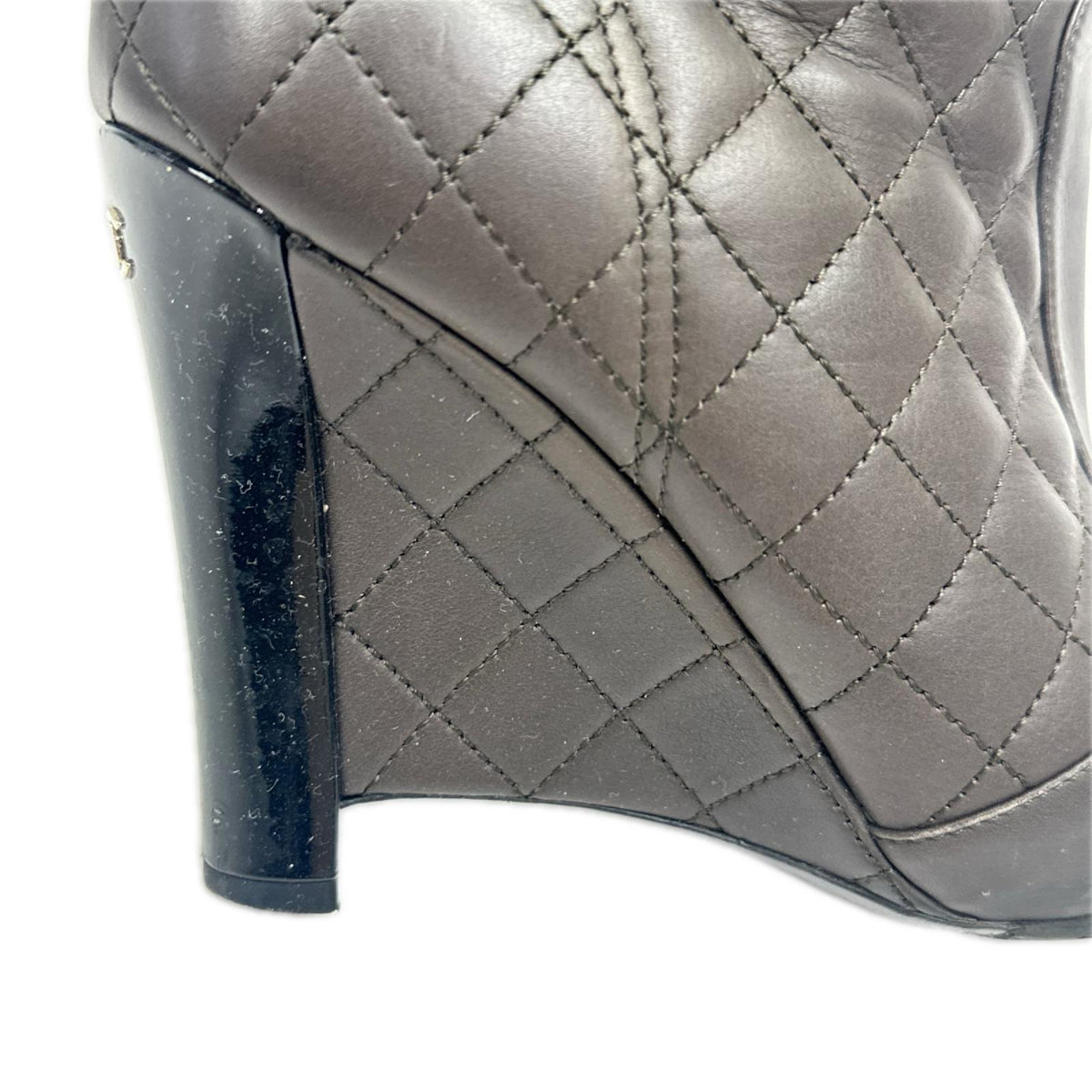 CHANEL ﾏﾄﾗｯｾﾛﾝｸﾞﾌﾞｰﾂ 茶