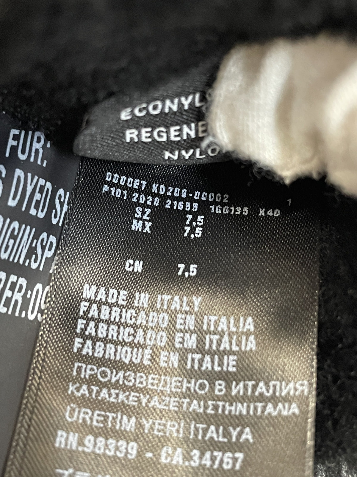 PRADA Re-Nylon シアリング ミトン 三角プレート 手袋 7 1/2 黒 1GG135