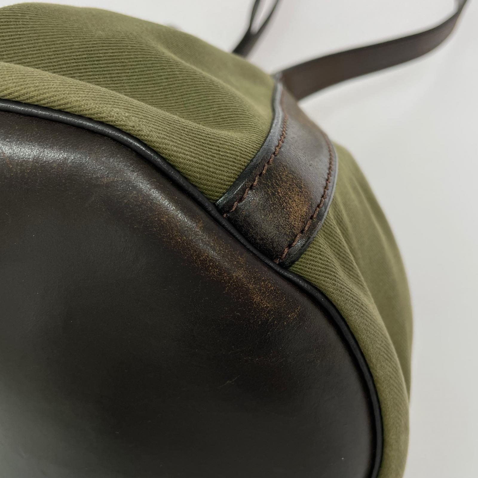 ショルダーバッグ CALDER オリーブ