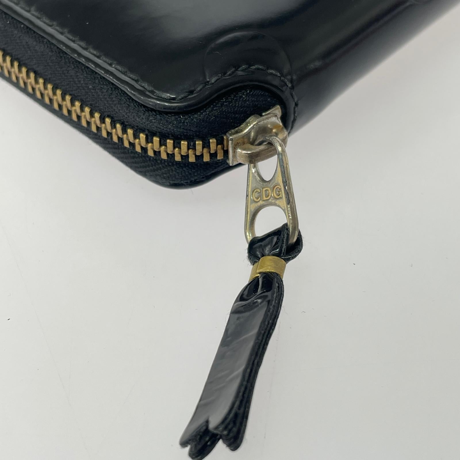 コンパクトウォレット ドットエンボス ジップウォレット BLK ブラック