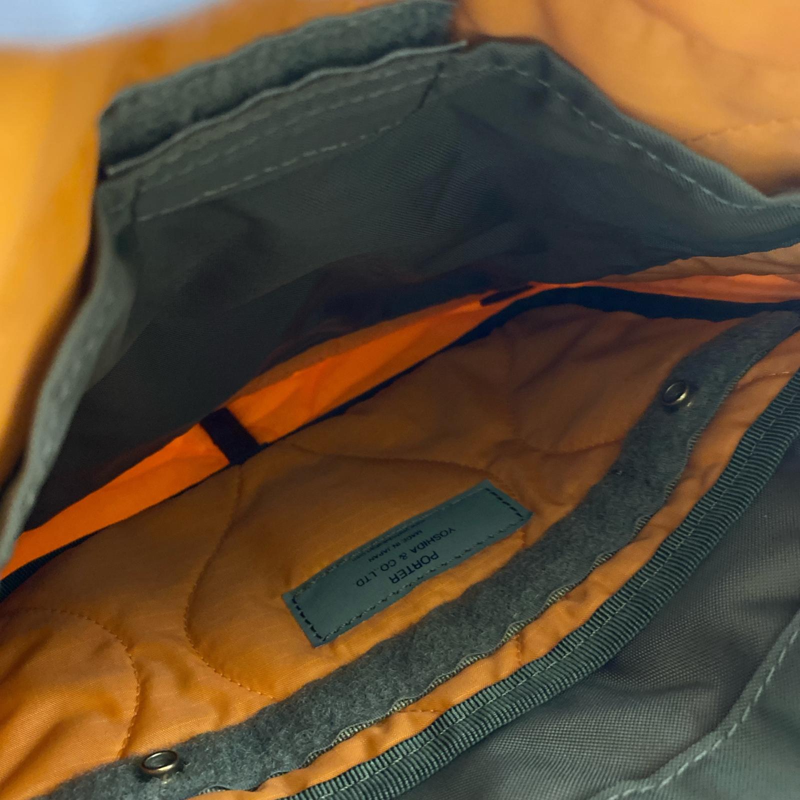 ショルダーバッグ PORTER　カーキ　ショルダーバッグ カーキ