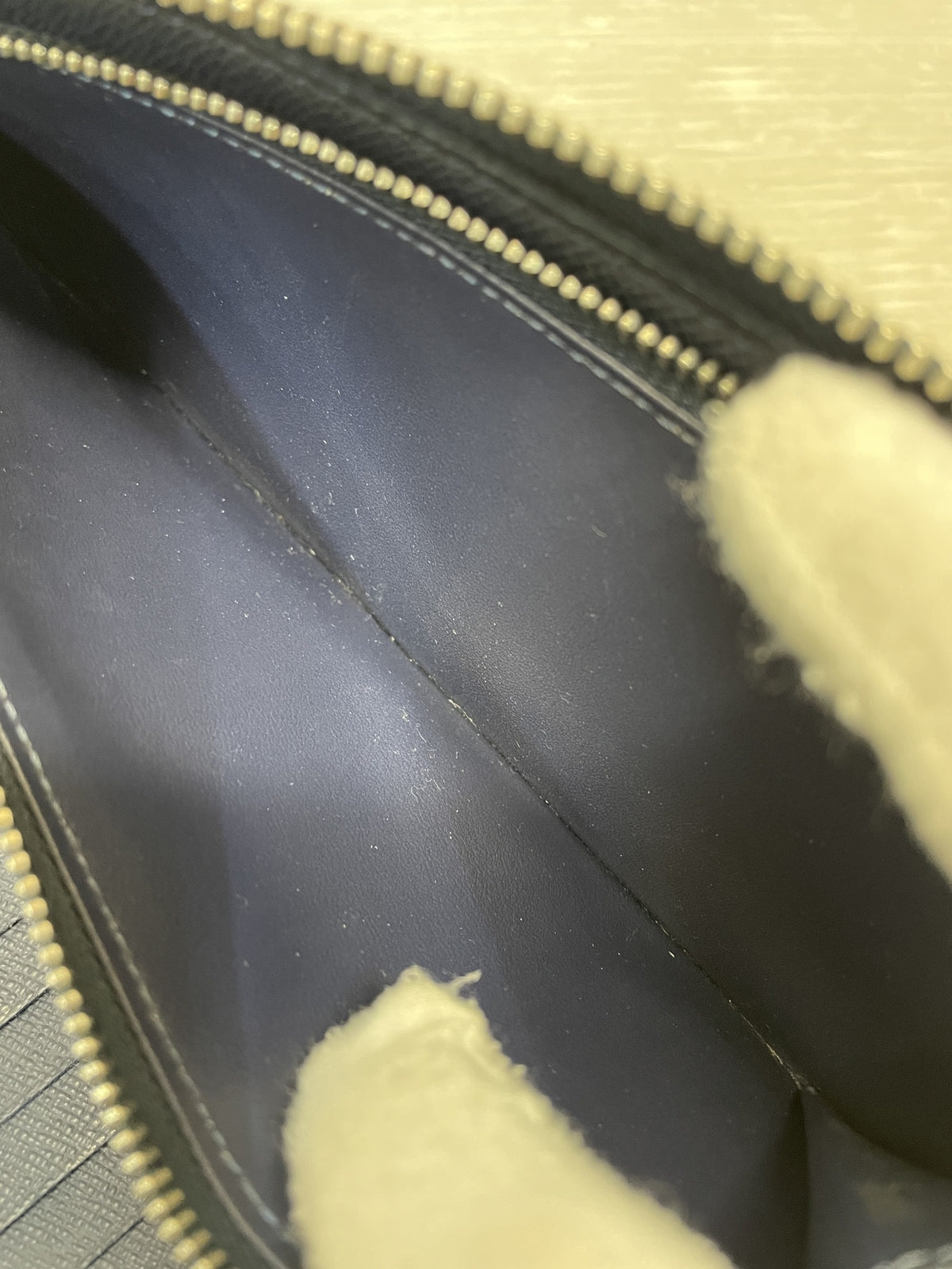 LOUIS VUITTON タイガ ジッピーウォレットヴェルティカル M30510