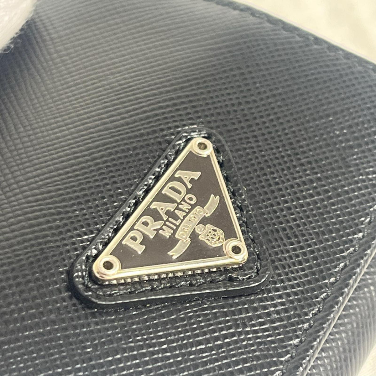 PRADA サフィアーノ コインケース 三角プレート