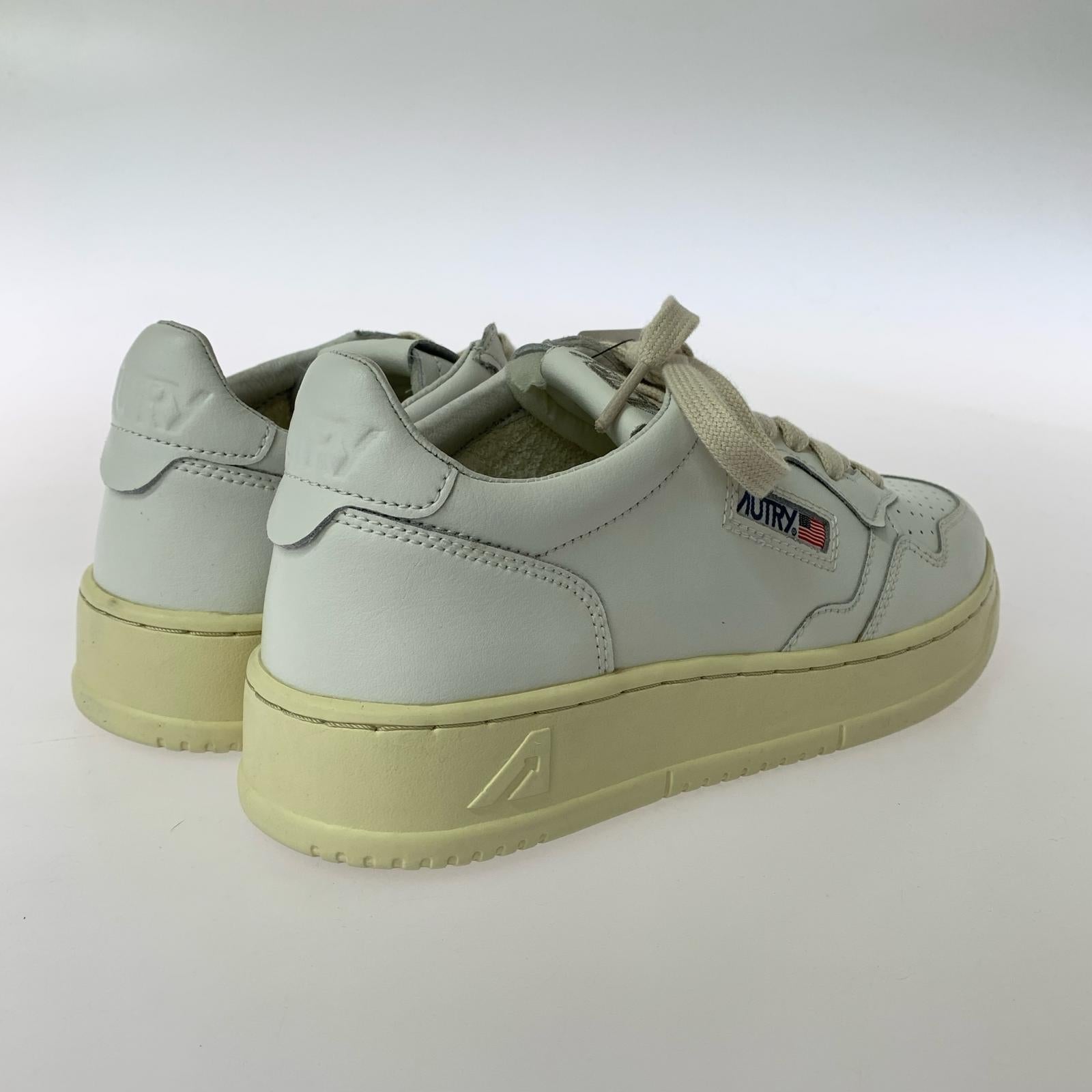 スニーカー AUTRY MEDALIST LOW WHITE レザースニーカー 40 白 40 ホワイト