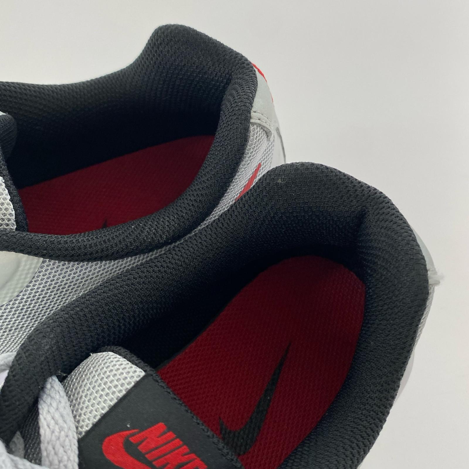 スニーカー AIR MAX INVIGOR グレー 26.5cm 26.5cm (US8 1/2 UK8 EU43) グレー