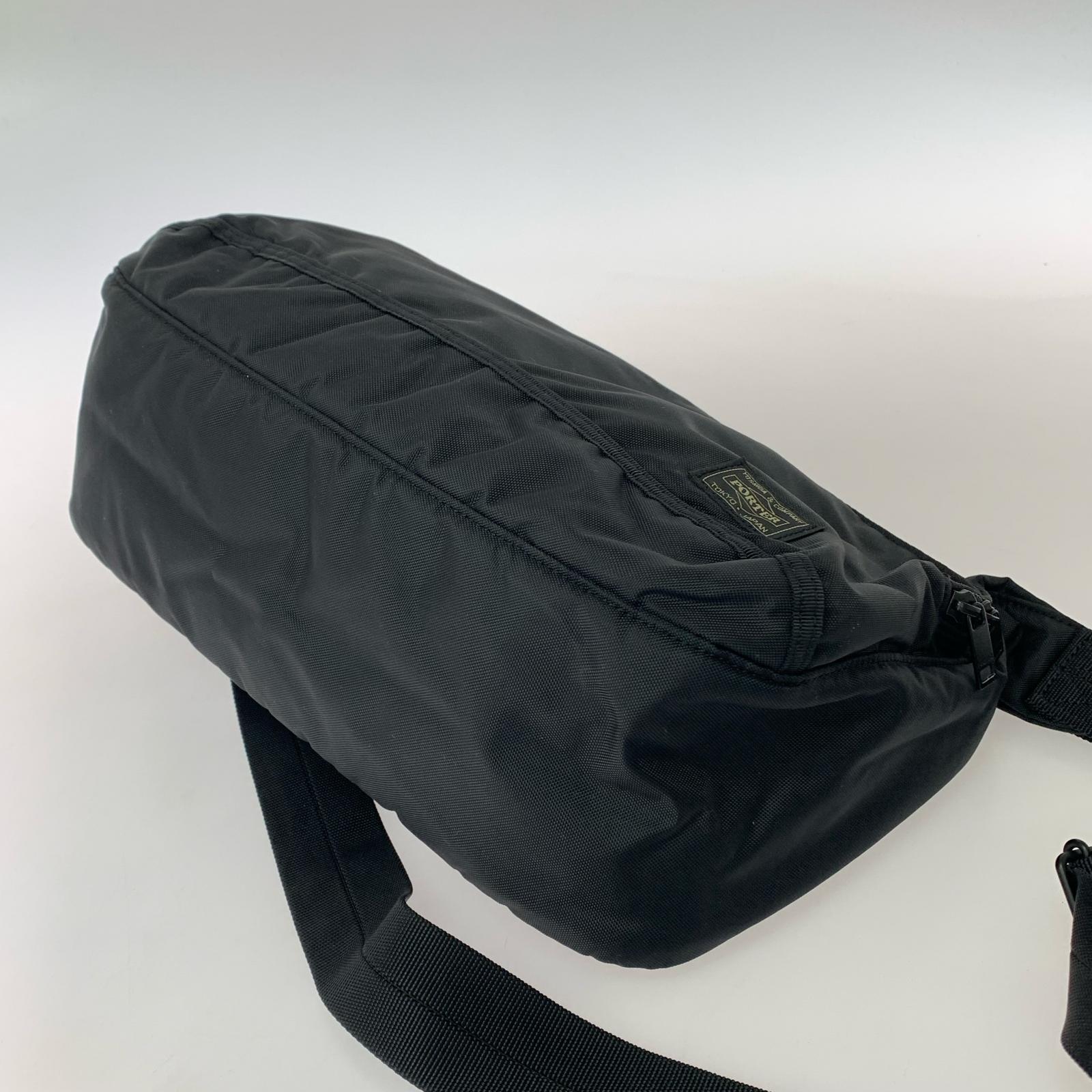 ショルダーバッグ 689-05949 ブラック
