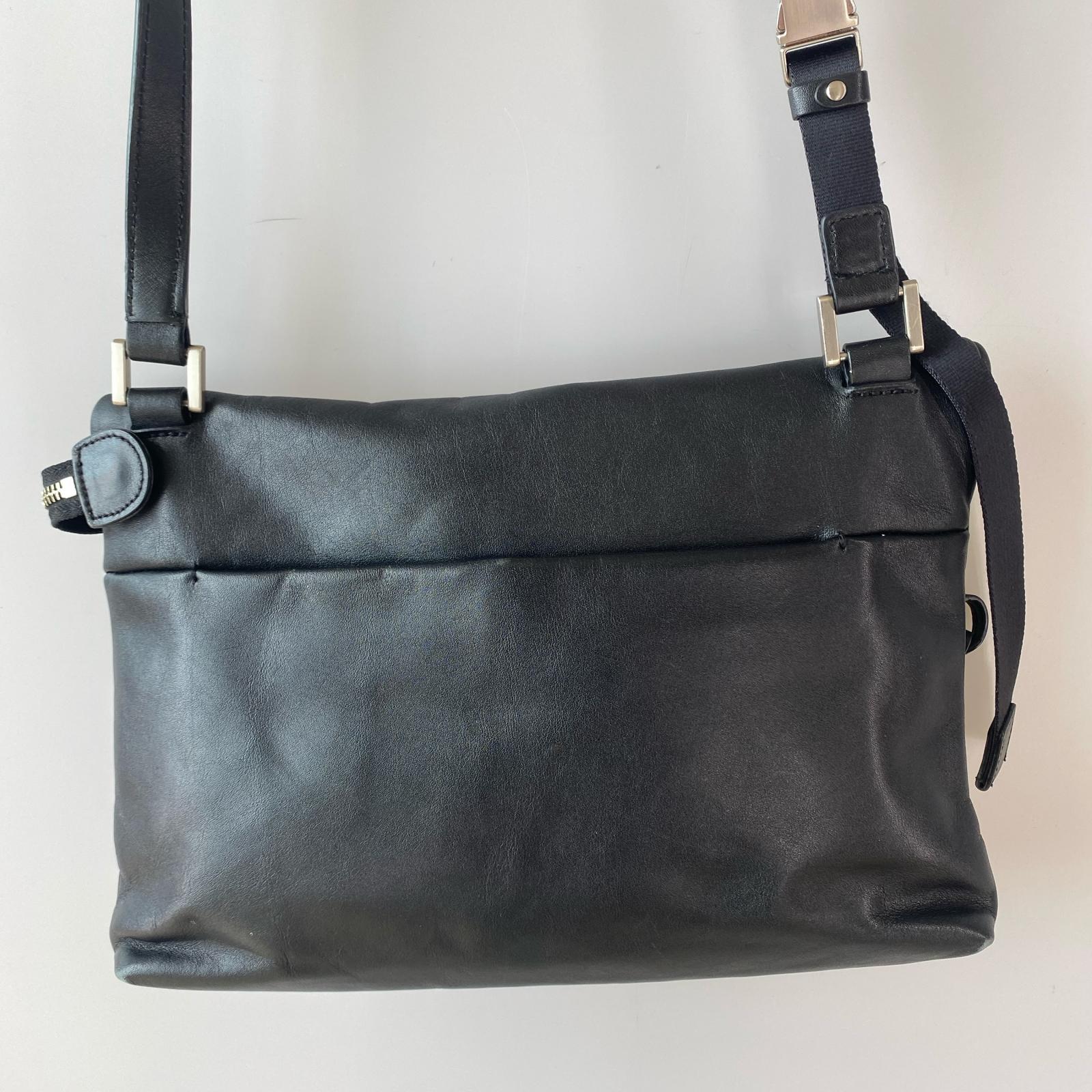 ショルダーバッグ agnes b. ショルダーバッグ レザーBK ブラック